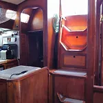 Vacations In A Sailboat Ботель *
