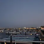 Vacations In A Sailboat Ботель *