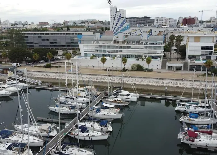 Vacations In A Sailboat * Lisboa