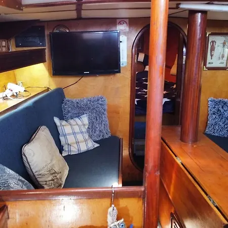 Vacations In A Sailboat Lizbona