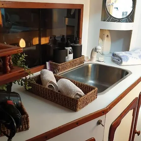 Πλωτό κατάλυμα Vacations In A Sailboat *