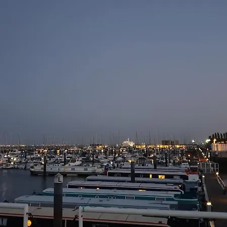 Vacations In A Sailboat Ботель *